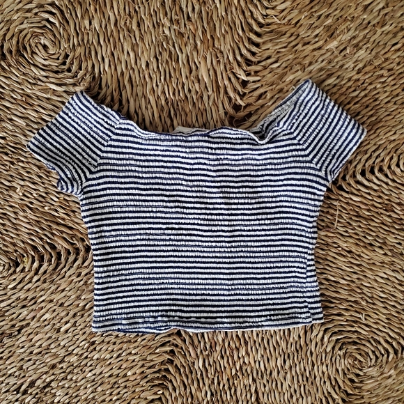 H&M ruched striped crop top - Picture 2 of 3